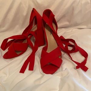 Size 9 wrap up 4 1/2in red heel